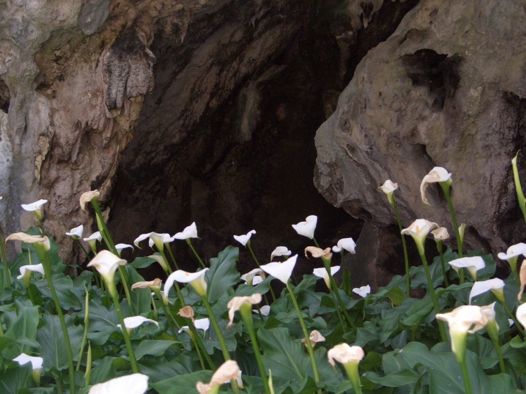 Impressions of a cave...